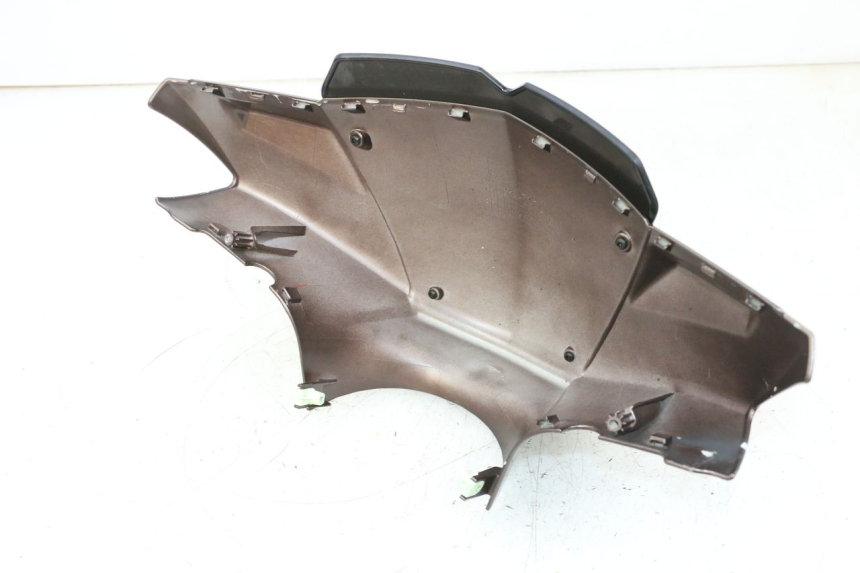 photo de OSŁONA KIEROWNICY PRZEDNIA PEUGEOT KISBEE 2T 50 (2010 - 2017) - Zbliżenie techniczne