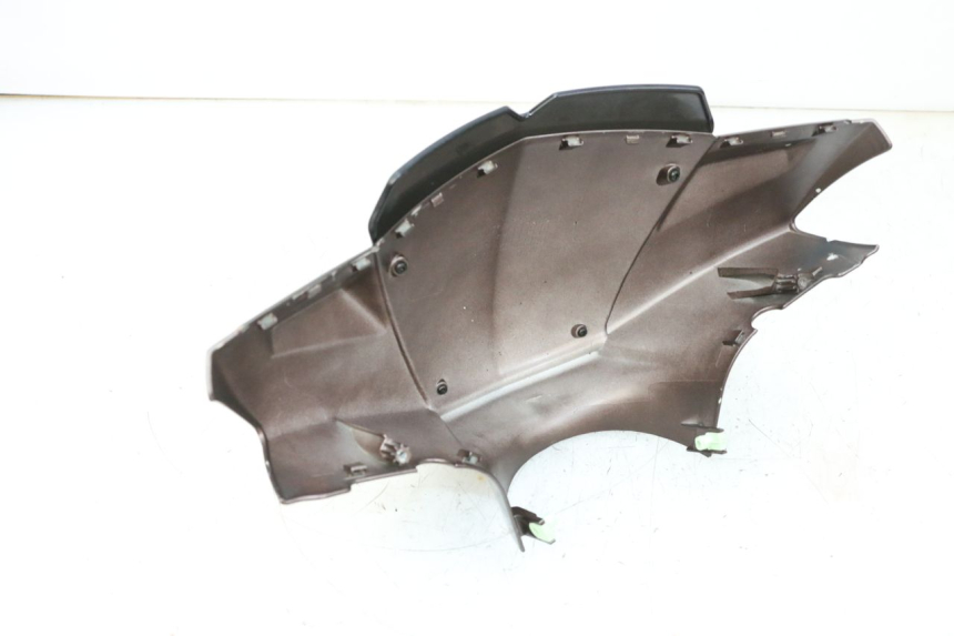 photo de OSŁONA KIEROWNICY PRZEDNIA PEUGEOT KISBEE 2T 50 (2010 - 2017) - Stan powierzchni