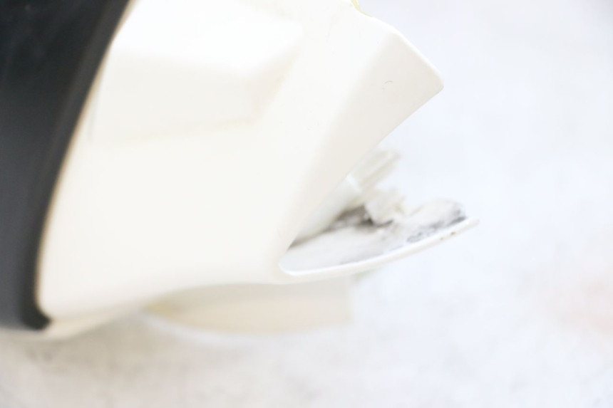 photo de OSŁONA KIEROWNICY PRZEDNIA PEUGEOT KISBEE 4T 50 (2010 - 2017) - Szczegół części