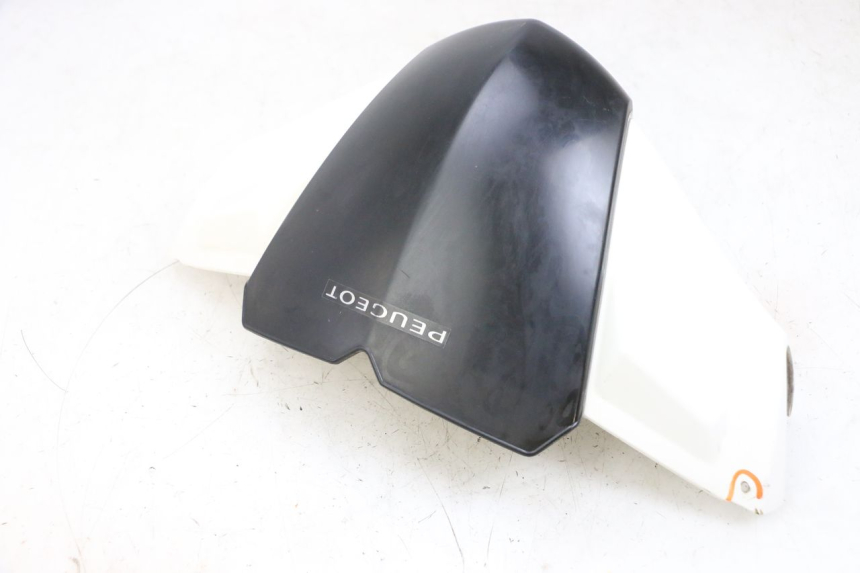 photo de OSŁONA KIEROWNICY PRZEDNIA PEUGEOT KISBEE 4T 50 (2010 - 2017) - Zbliżenie komponentów