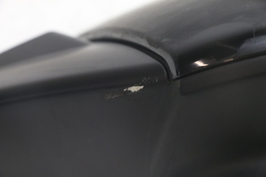 photo de OSŁONA KIEROWNICY PRZEDNIA PEUGEOT KISBEE 4T 50 (2018 - 2022) - Zoom stanu zużycia