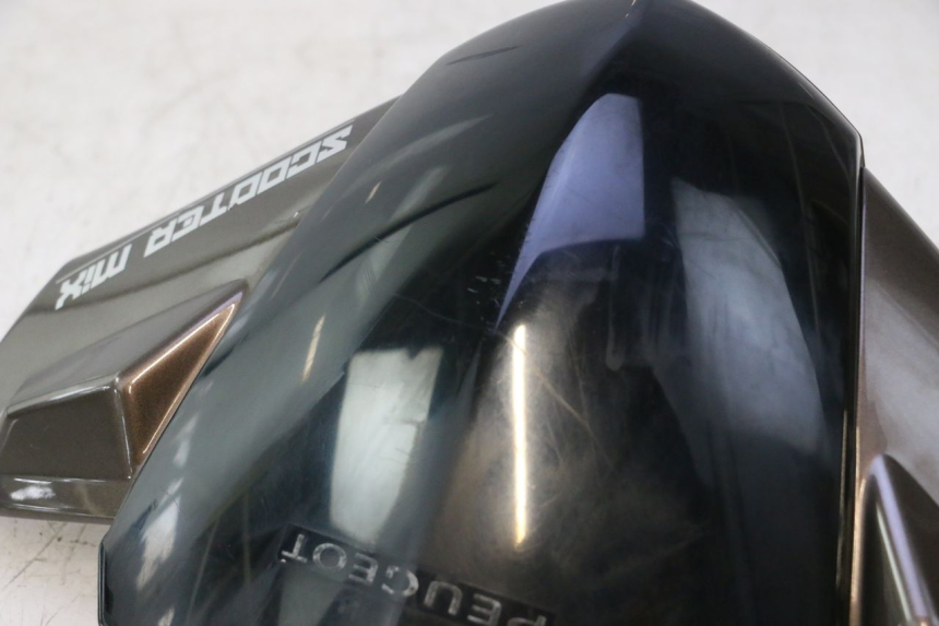 photo de OSŁONA KIEROWNICY PRZEDNIA PEUGEOT KISBEE 4T 50 (2010 - 2017) - Zbliżenie komponentów