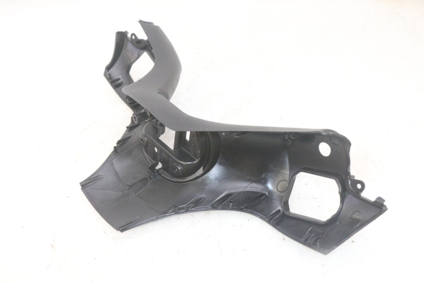 photo de OSŁONA KIEROWNICY PRZEDNIA PIAGGIO MP3 HPE 300 (2019 - 2026) - Punkty mocowania