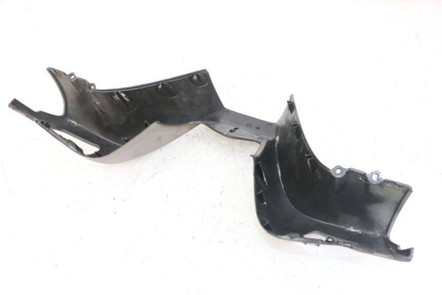 photo de OSŁONA KIEROWNICY PRZEDNIA PIAGGIO MP3 LT 300 (2010 - 2016) - Stan powierzchni