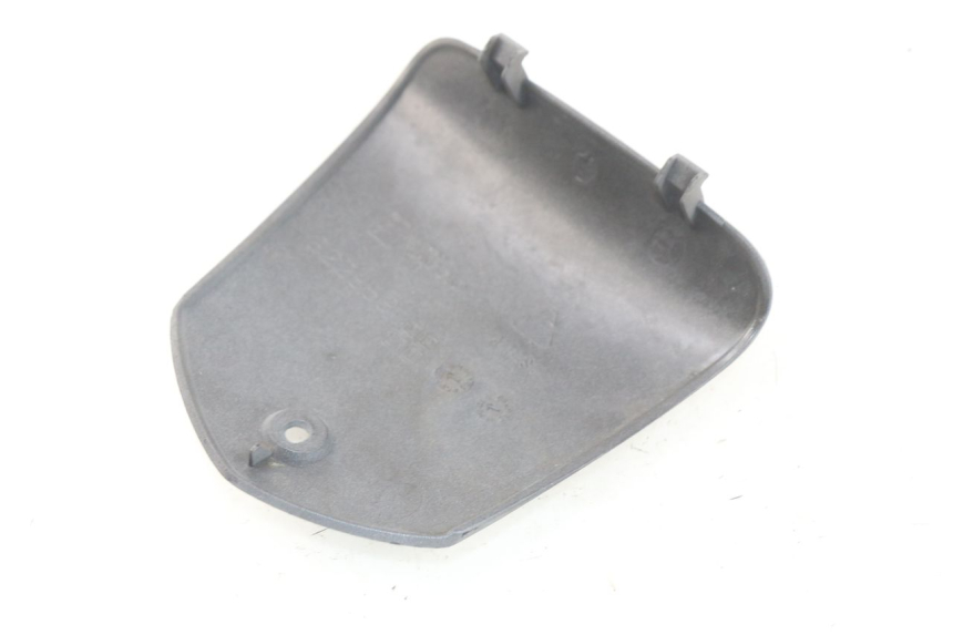 photo de OSŁONA KIEROWNICY PRZEDNIA PIAGGIO MP3 125 (2006 - 2014) - Szczegół części