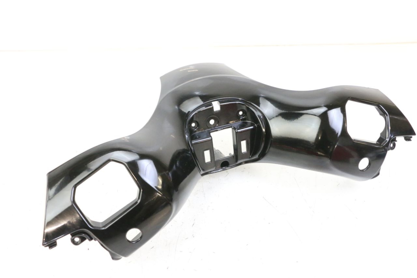 photo de OSŁONA KIEROWNICY PRZEDNIA PIAGGIO MP3 500 (2014 - 2017) - Szczegół części