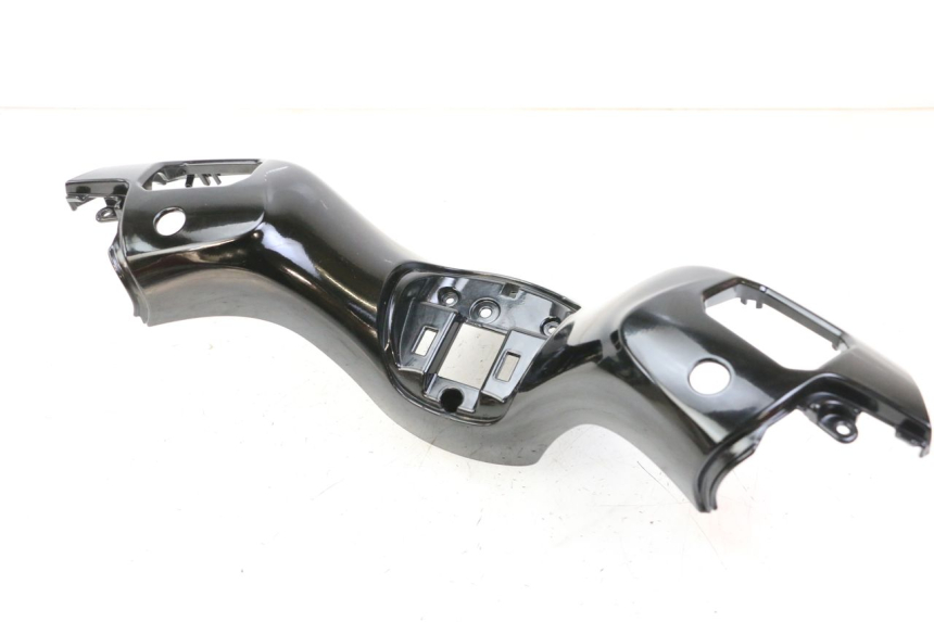 photo de OSŁONA KIEROWNICY PRZEDNIA PIAGGIO MP3 500 (2014 - 2017) - Punkty mocowania