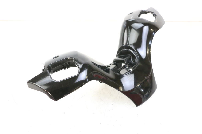 photo de OSŁONA KIEROWNICY PRZEDNIA PIAGGIO MP3 500 (2014 - 2017) - Stan powierzchni