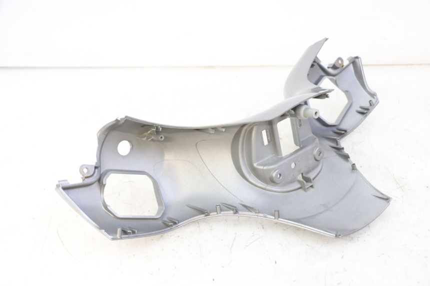 photo de OSŁONA KIEROWNICY PRZEDNIA PIAGGIO MP3 500 (2014 - 2017) - Zoom stanu zużycia