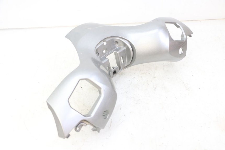 photo de OSŁONA KIEROWNICY PRZEDNIA PIAGGIO MP3 500 (2014 - 2017) - Stan powierzchni