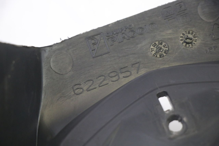 photo de OSŁONA KIEROWNICY PRZEDNIA PIAGGIO MP3 500 (2011 - 2015) - Punkty mocowania