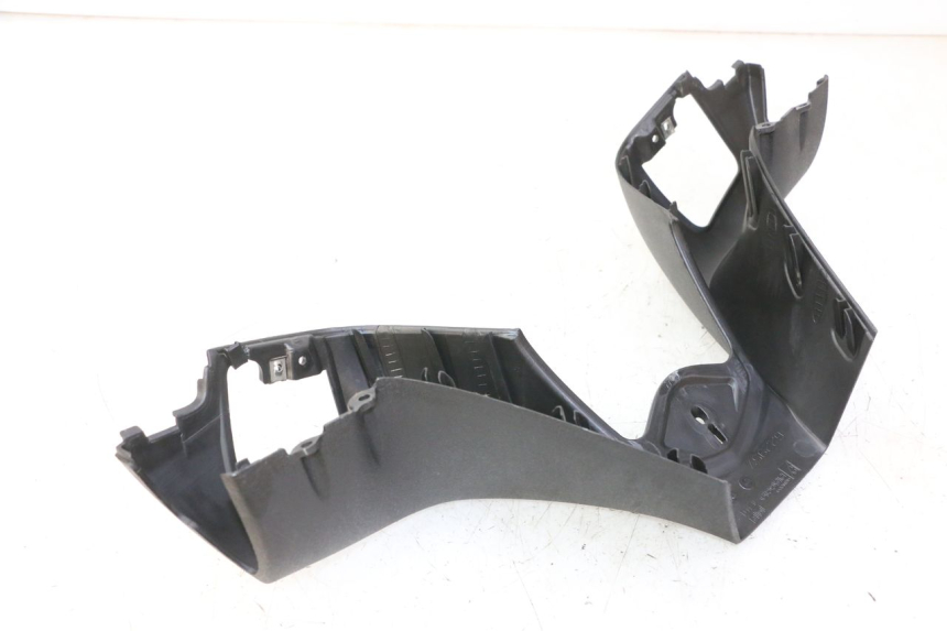 photo de OSŁONA KIEROWNICY PRZEDNIA PIAGGIO MP3 125 (2006 - 2014) - Punkty mocowania