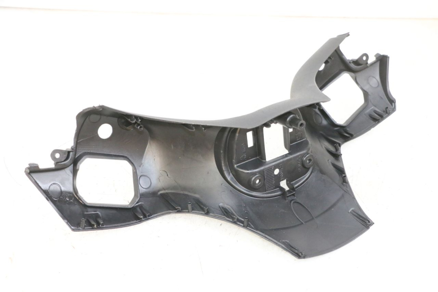 photo de OSŁONA KIEROWNICY PRZEDNIA PIAGGIO MP3 500 (2016 - 2018) - Punkty mocowania