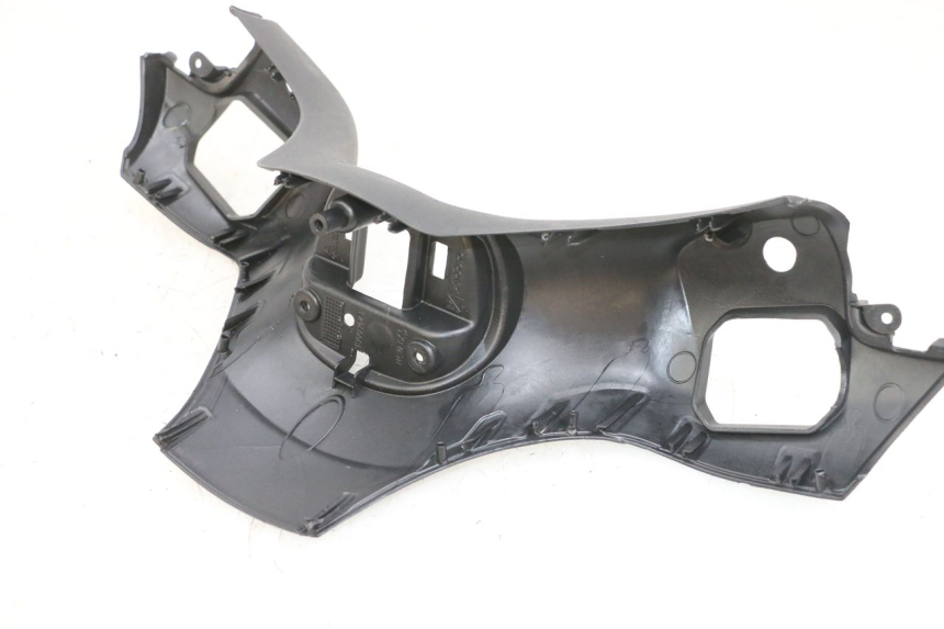 photo de OSŁONA KIEROWNICY PRZEDNIA PIAGGIO MP3 500 (2016 - 2018) - Stan powierzchni