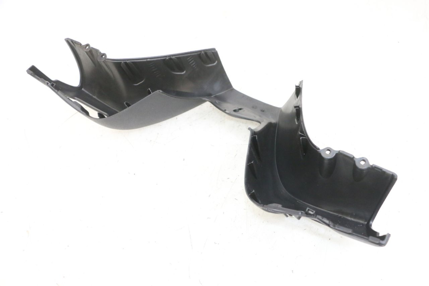 photo de OSŁONA KIEROWNICY PRZEDNIA PIAGGIO MP3 RL 250 (2006 - 2010) - Inny kąt widzenia