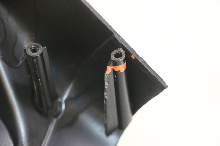 photo de OSŁONA KIEROWNICY PRZEDNIA GILERA NEXUS 125 (2009 - 2013) - Szczegół części