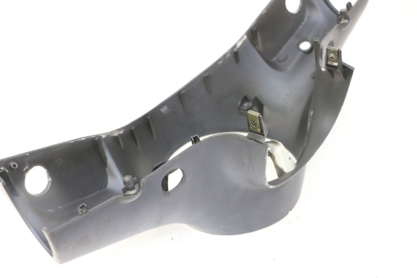 photo de OSŁONA KIEROWNICY PRZEDNIA JM MOTORS OLDIES GT 4T 50 (2018 - 2025) - Szczegóły charakterystyczne