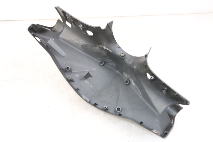 photo de OSŁONA KIEROWNICY PRZEDNIA SYM ORBIT 50 (2008 - 2010) - Szczegół części