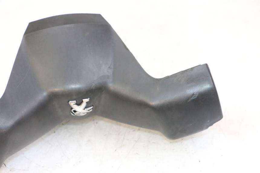 photo de OSŁONA KIEROWNICY PRZEDNIA PEUGEOT CITYSTAR 2T 50 (2018 - 2021) - Szczegół części