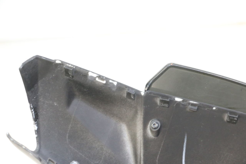 photo de OSŁONA KIEROWNICY PRZEDNIA PEUGEOT KISBEE 4T 50 (2018 - 2022) - Szczegół części