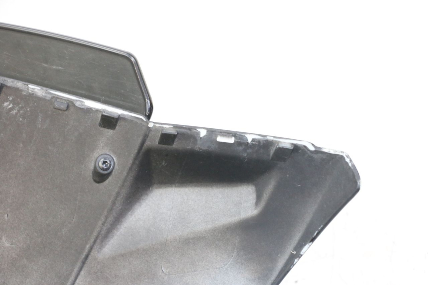 photo de OSŁONA KIEROWNICY PRZEDNIA PEUGEOT KISBEE 4T 50 (2018 - 2022) - Zoom stanu zużycia