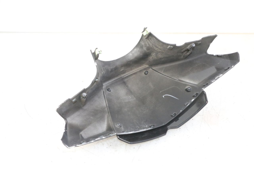 photo de OSŁONA KIEROWNICY PRZEDNIA PEUGEOT KISBEE 4T 50 (2018 - 2022) - Zbliżenie techniczne