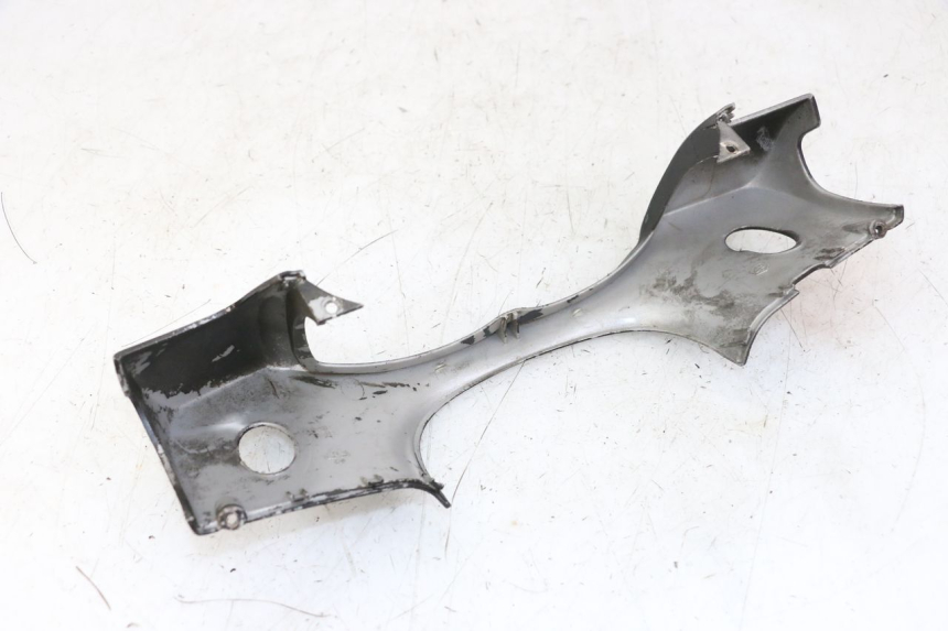 photo de OSŁONA KIEROWNICY PRZEDNIA PIAGGIO BEVERLY 125 (1998 - 2005) - Zbliżenie techniczne