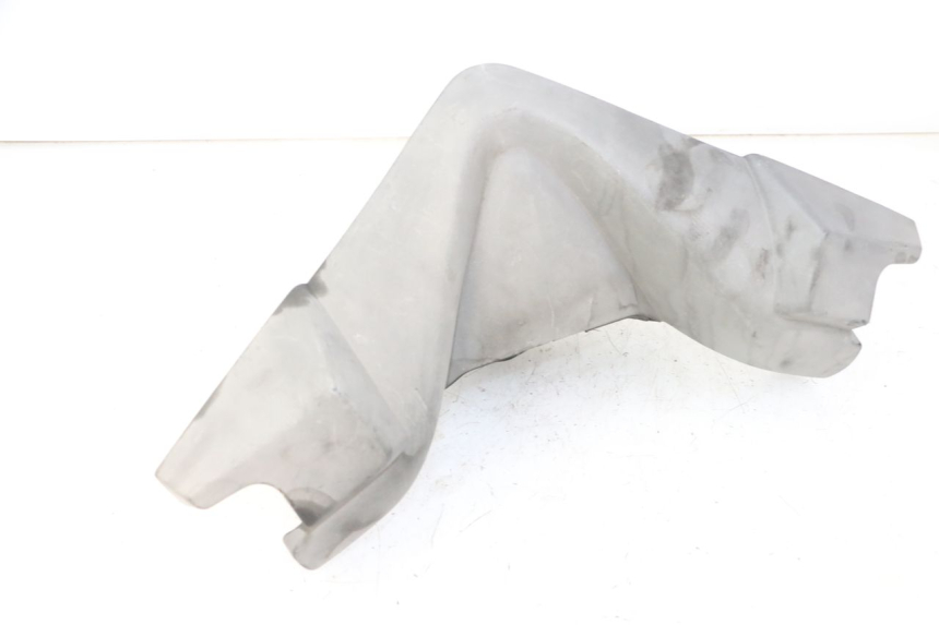 photo de OSŁONA KIEROWNICY PRZEDNIA PEUGEOT SATELIS COMPRESSOR K15 125 (2006 - 2009) - Inny kąt widzenia