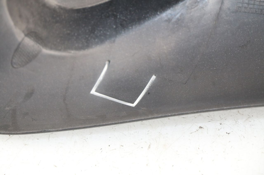 photo de OSŁONA KIEROWNICY PRZEDNIA PEUGEOT SATELIS 300 (2012 - 2015) - Zbliżenie techniczne