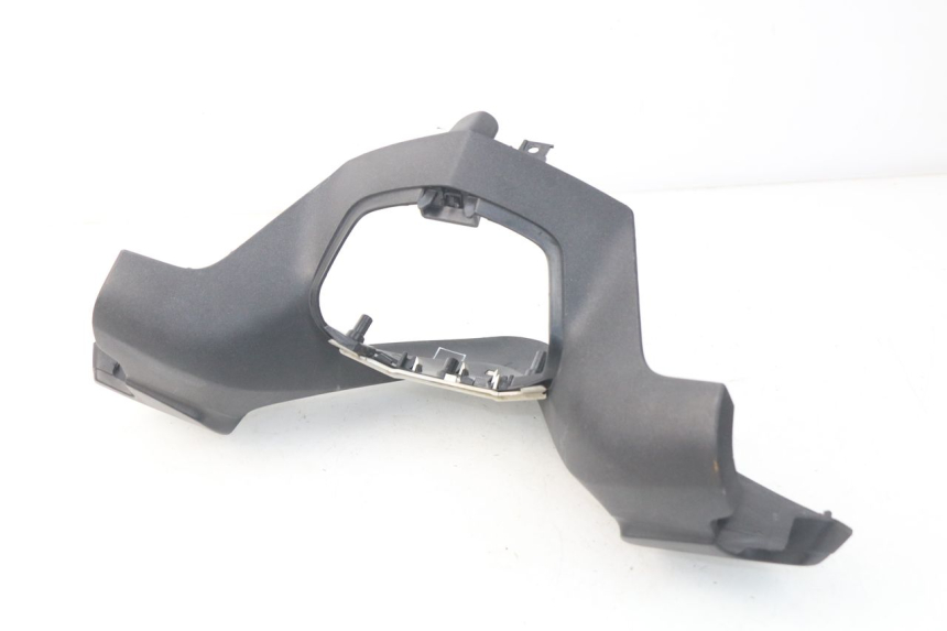 photo de OSŁONA KIEROWNICY PRZEDNIA PEUGEOT SATELIS 300 (2012 - 2015) - Punkty mocowania