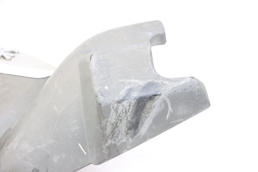 photo de OSŁONA KIEROWNICY PRZEDNIA PEUGEOT SATELIS 125 (2013 - 2018) - Szczegóły charakterystyczne