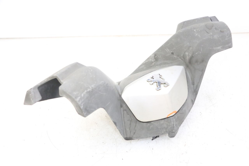 photo de OSŁONA KIEROWNICY PRZEDNIA PEUGEOT SATELIS 125 (2013 - 2018) - Stan powierzchni