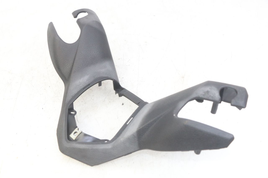 photo de OSŁONA KIEROWNICY PRZEDNIA MBK SKYCRUISER 125 (2010 - 2013) - Punkty mocowania