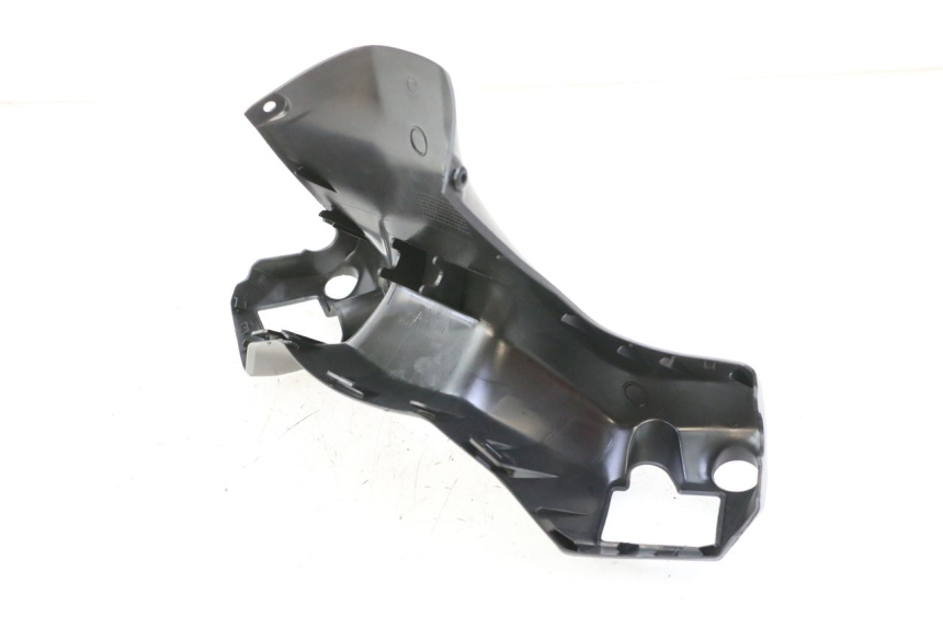 photo de OSŁONA KIEROWNICY PRZEDNIA SUZUKI BURGMAN 125 (2018 - 2021) - Szczegół części