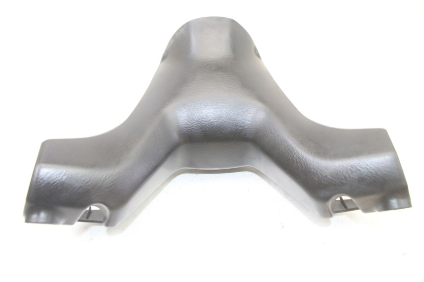 photo de OSŁONA KIEROWNICY PRZEDNIA SUZUKI BURGMAN 125 (2015 - 2017) - Inny kąt widzenia