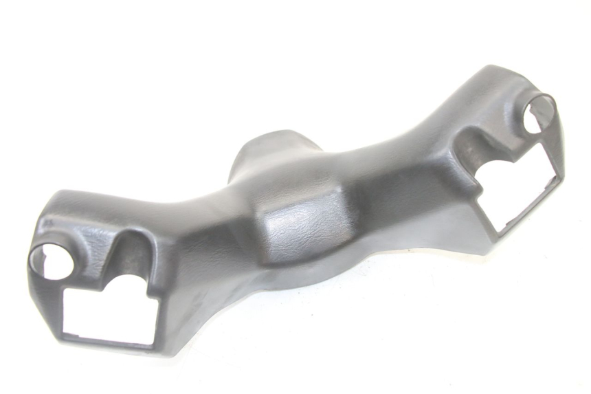 photo de OSŁONA KIEROWNICY PRZEDNIA SUZUKI BURGMAN 125 (2015 - 2017) - Zbliżenie techniczne