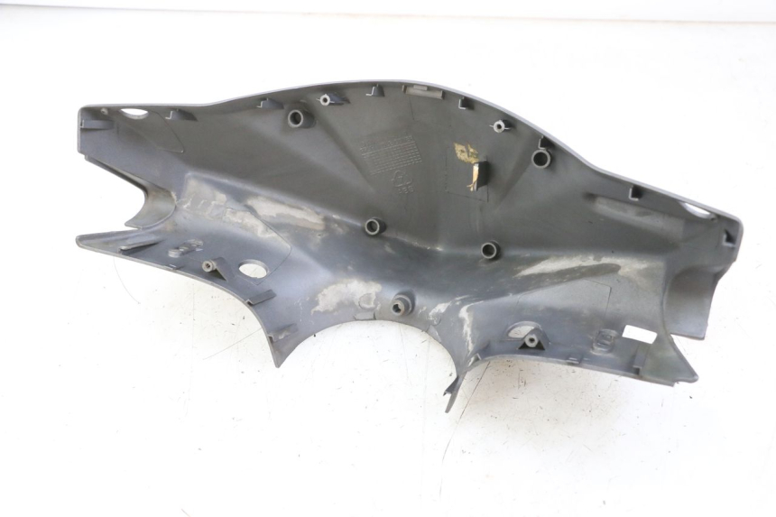 photo de OSŁONA KIEROWNICY PRZEDNIA SYM ORBIT 2 4T 50 (2008 - 2017) - Zbliżenie techniczne