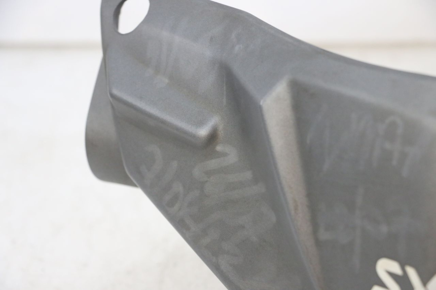 photo de OSŁONA KIEROWNICY PRZEDNIA SYM ORBIT 2 4T 50 (2008 - 2017) - Stan powierzchni