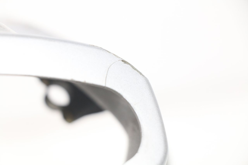 photo de OSŁONA KIEROWNICY PRZEDNIA SYM SYMPHONY 50 (2009 - 2015) - Zoom stanu zużycia