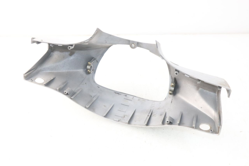 photo de OSŁONA KIEROWNICY PRZEDNIA SYM SYMPHONY 50 (2009 - 2015) - Zbliżenie techniczne