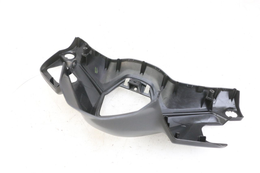 photo de OSŁONA KIEROWNICY PRZEDNIA YAMAHA TRICITY 300 (2020 - 2024) - Szczegół części