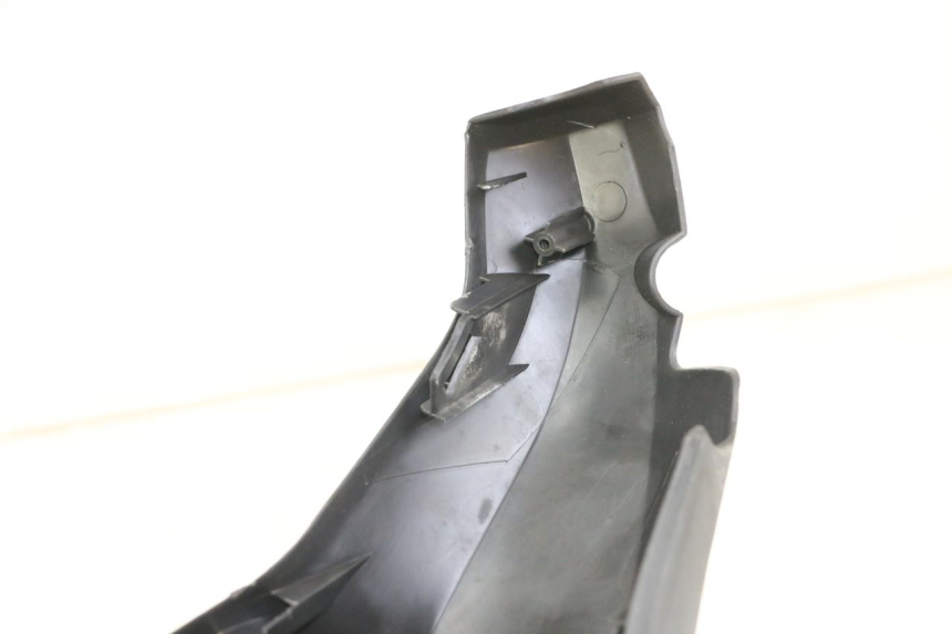 photo de OSŁONA KIEROWNICY PRZEDNIA SUZUKI UH BURGMAN 125 (2002 - 2006) - Zoom stanu zużycia