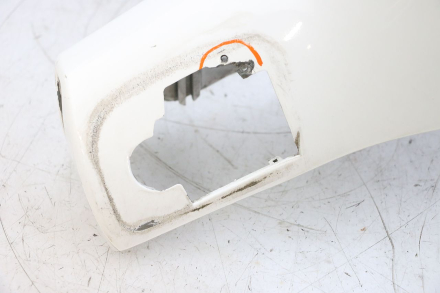 photo de OSŁONA KIEROWNICY PRZEDNIA PIAGGIO VESPA GTS SUPER IE 125 (2009 - 2016) - Zdjęcie dodatkowe