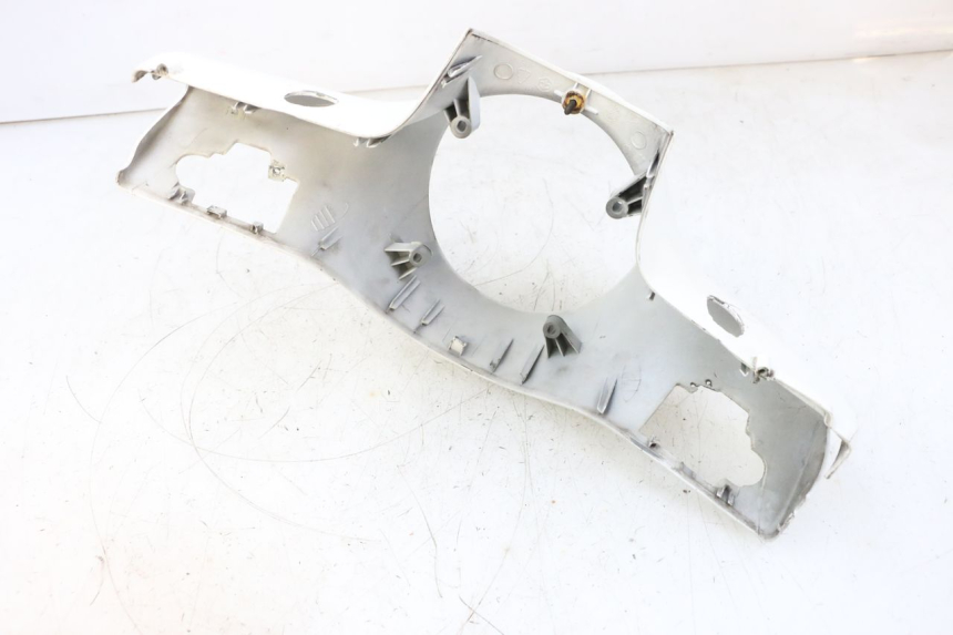 photo de OSŁONA KIEROWNICY PRZEDNIA PIAGGIO VESPA GTS SUPER IE 125 (2009 - 2016) - Punkty mocowania