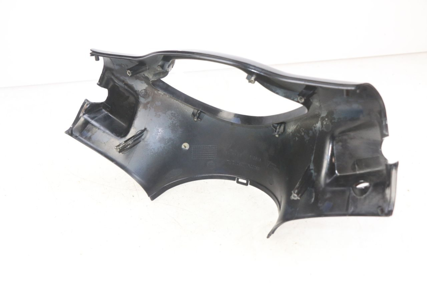 photo de OSŁONA KIEROWNICY PRZEDNIA PIAGGIO VESPA PRIMAVERA 2T 50 (2013 - 2018) - Szczegół części