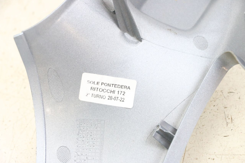 photo de OSŁONA KIEROWNICY PRZEDNIA PIAGGIO VESPA PRIMAVERA 4T 50 (2021 - 2024) - Zoom stanu zużycia