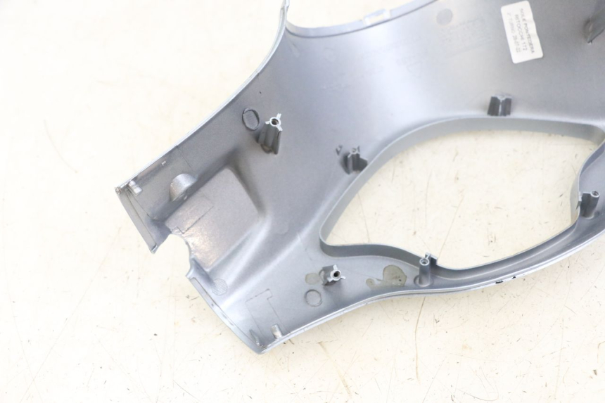 photo de OSŁONA KIEROWNICY PRZEDNIA PIAGGIO VESPA PRIMAVERA 4T 50 (2021 - 2024) - Stan powierzchni