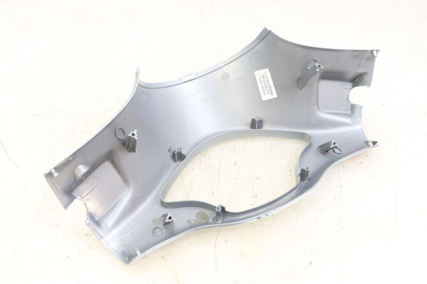 photo de OSŁONA KIEROWNICY PRZEDNIA PIAGGIO VESPA PRIMAVERA 4T 50 (2021 - 2024) - Oznaczenia i referencje