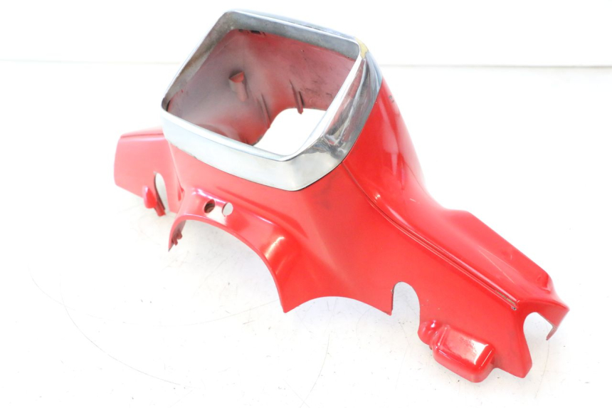 photo de OSŁONA KIEROWNICY PRZEDNIA PIAGGIO VESPA S 2T 50 (2007 - 2014) - Szczegóły charakterystyczne