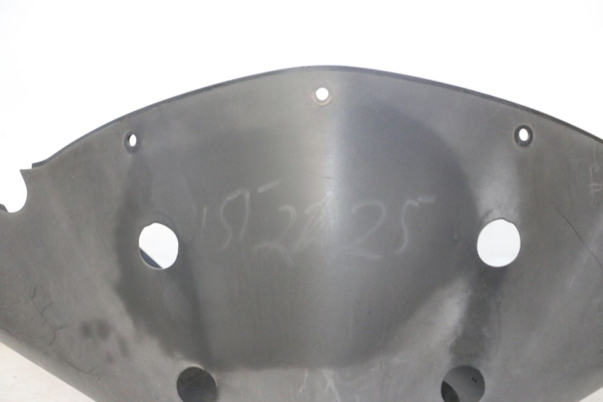 photo de OSŁONA KIEROWNICY PRZEDNIA YAMAHA X-CITY XCITY 125 (2007 - 2013) - Zbliżenie komponentów